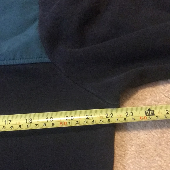 Vintage Fila pullover - Picture 4 of 6